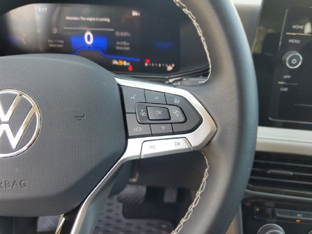 Certified 2025 Volkswagen Taos S FWD image 32