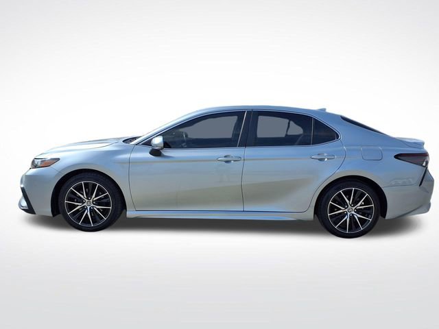 Used 2022 Toyota Camry SE w/ Convenience Package image 2