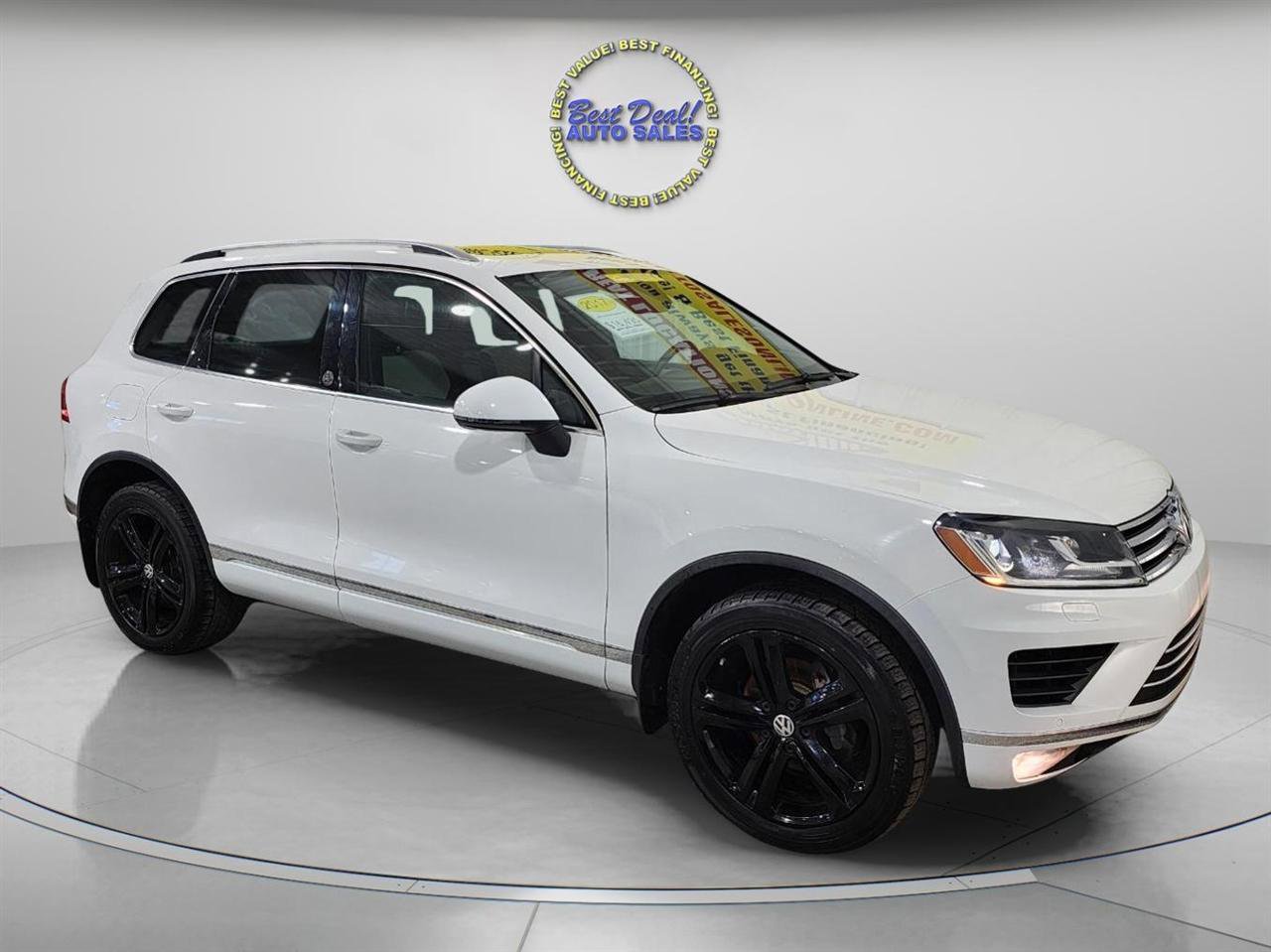Used 2017 Volkswagen Touareg Wolfsburg Edition AWD/4WD image 8