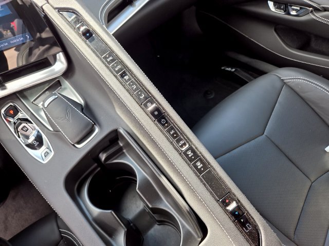 Used 2025 Chevrolet Corvette Z06 RWD image 23