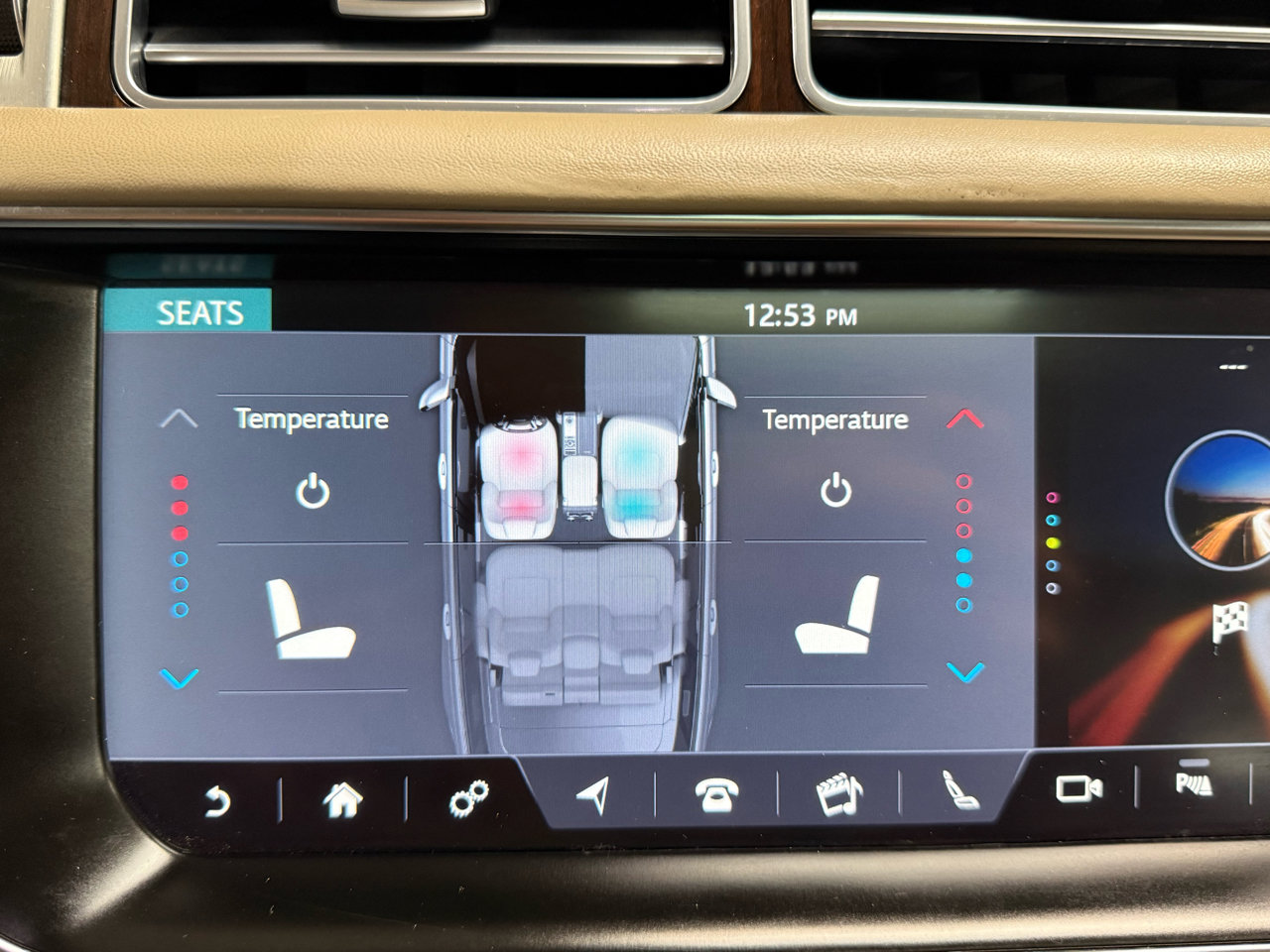 Used 2017 Land Rover Range Rover HSE image 18