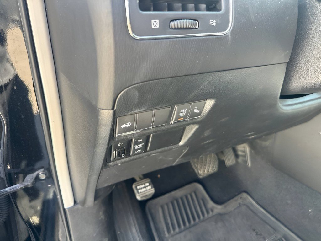 Used 2015 INFINITI QX80 4WD w/ 22" Wheel Package image 24