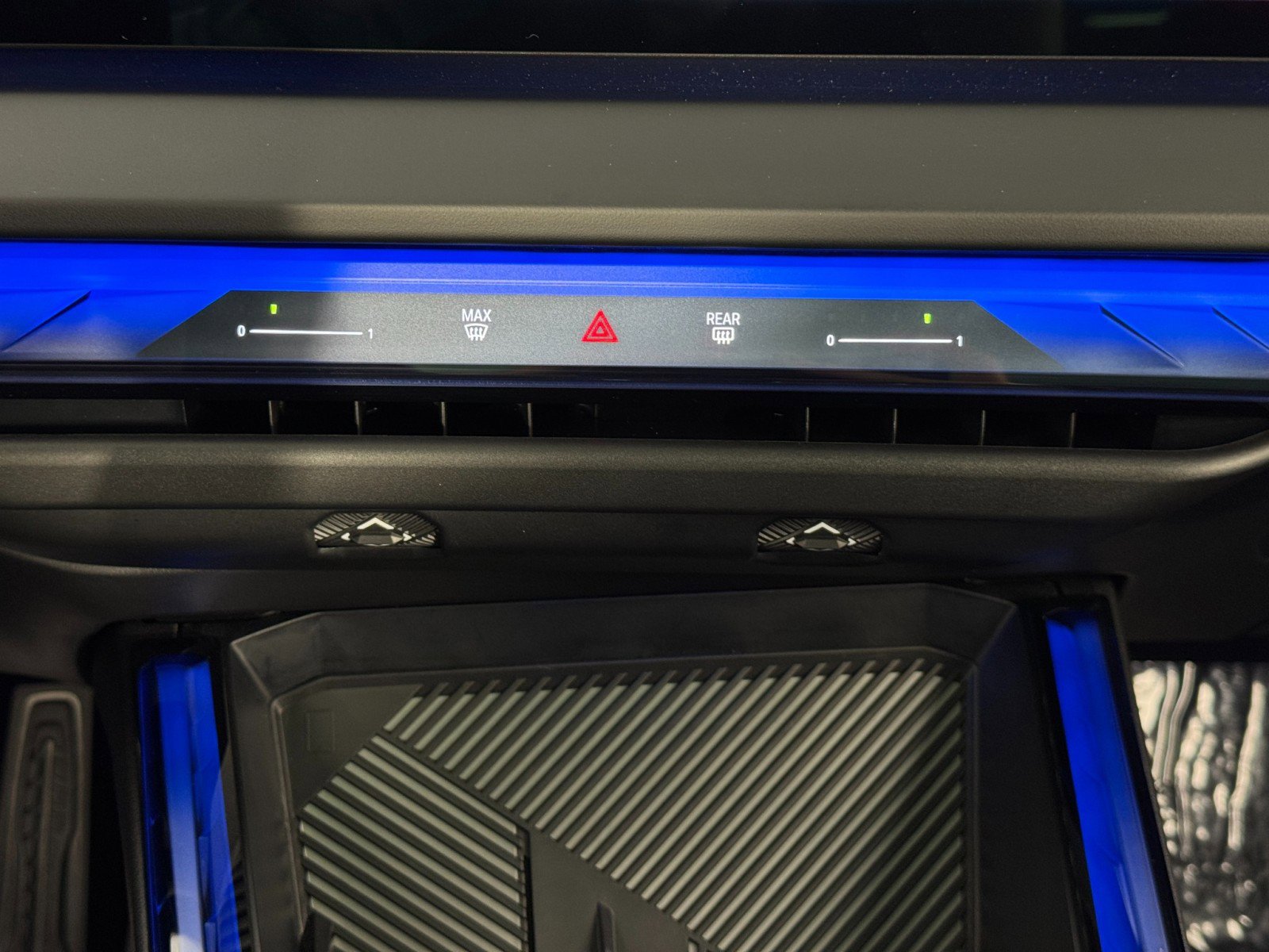 Used 2025 BMW X3 xDrive30i w/ M Sport Package image 28