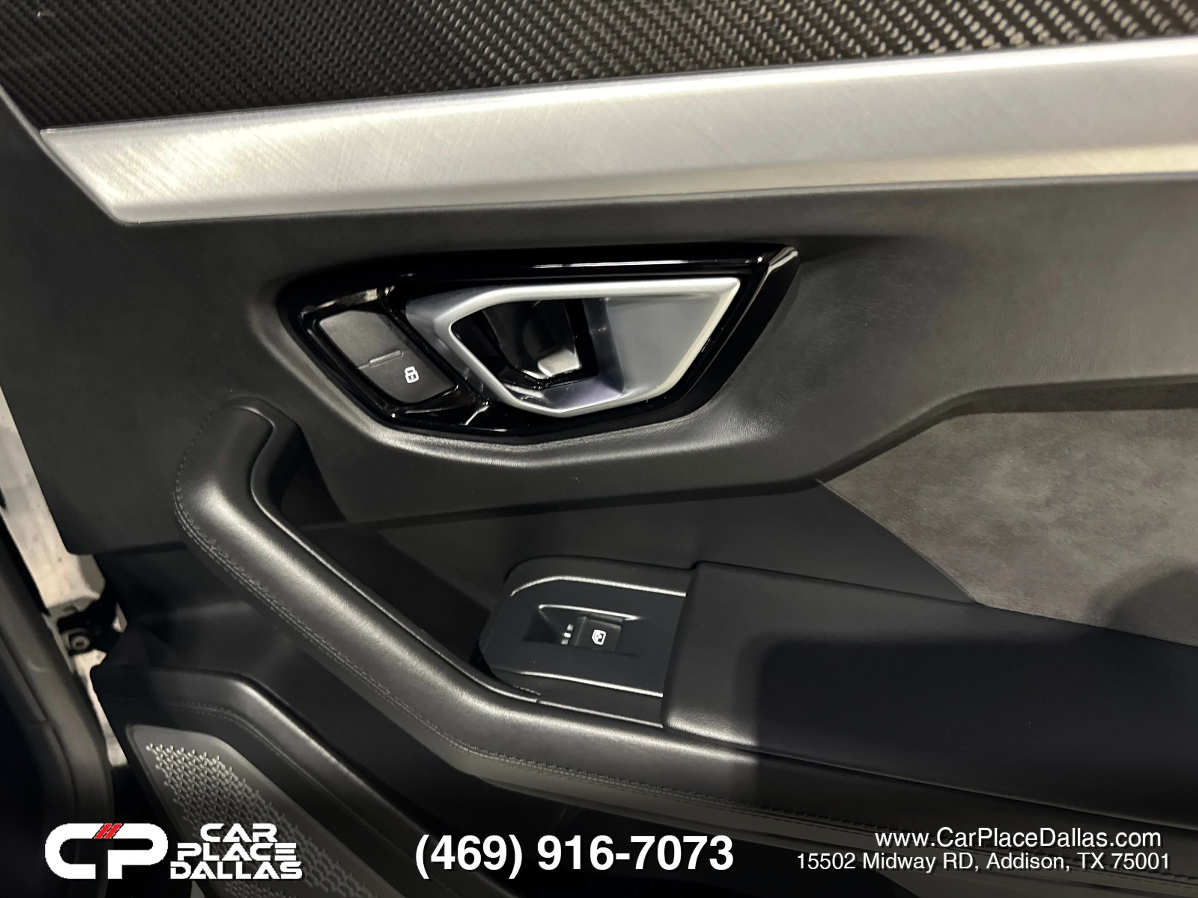 Used 2021 Lamborghini Urus AWD/4WD image 32