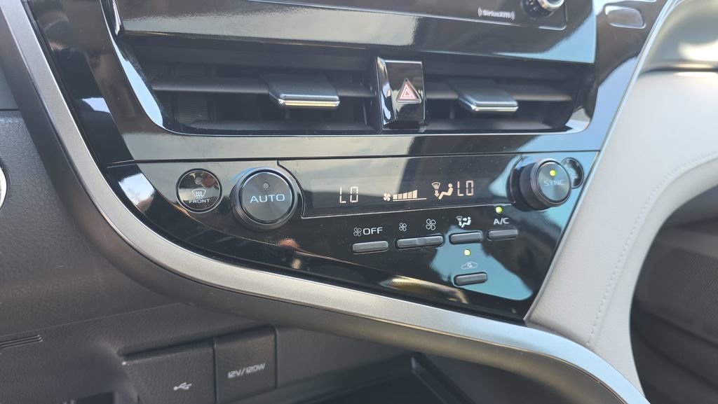 Used 2024 Toyota Camry LE w/ Convenience Package image 31