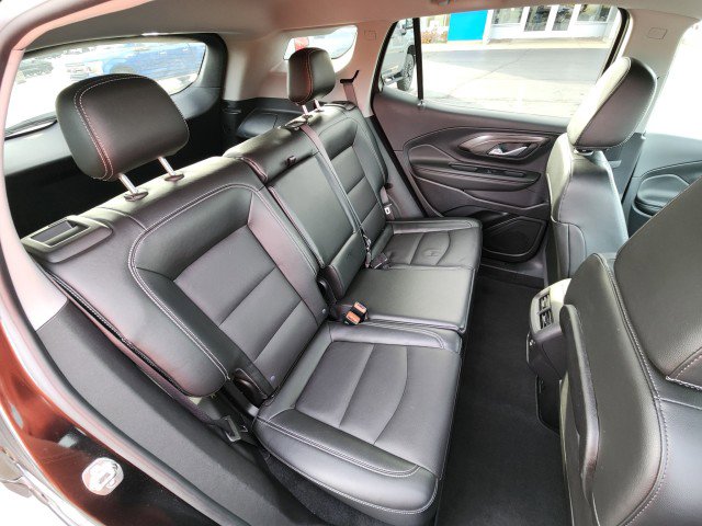 Used 2024 GMC Terrain SLT image 16