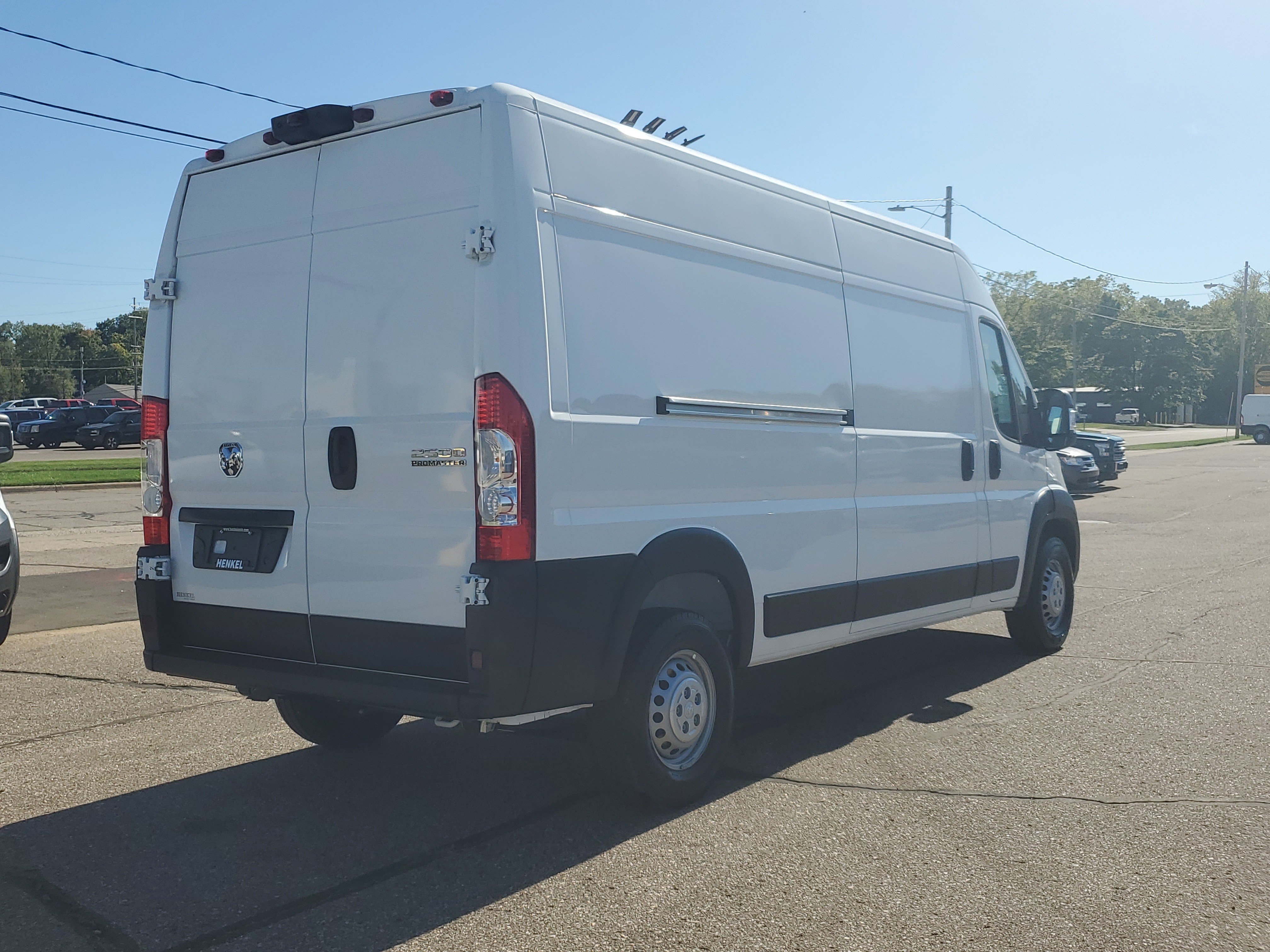 Used 2025 RAM ProMaster 2500 w/ Convenience Group image 4