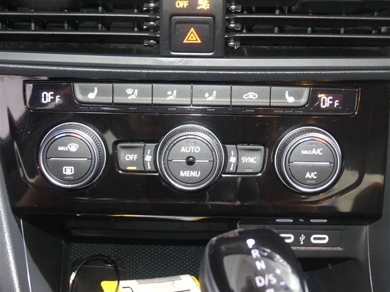 Used 2024 Volkswagen Jetta SE FWD image 38