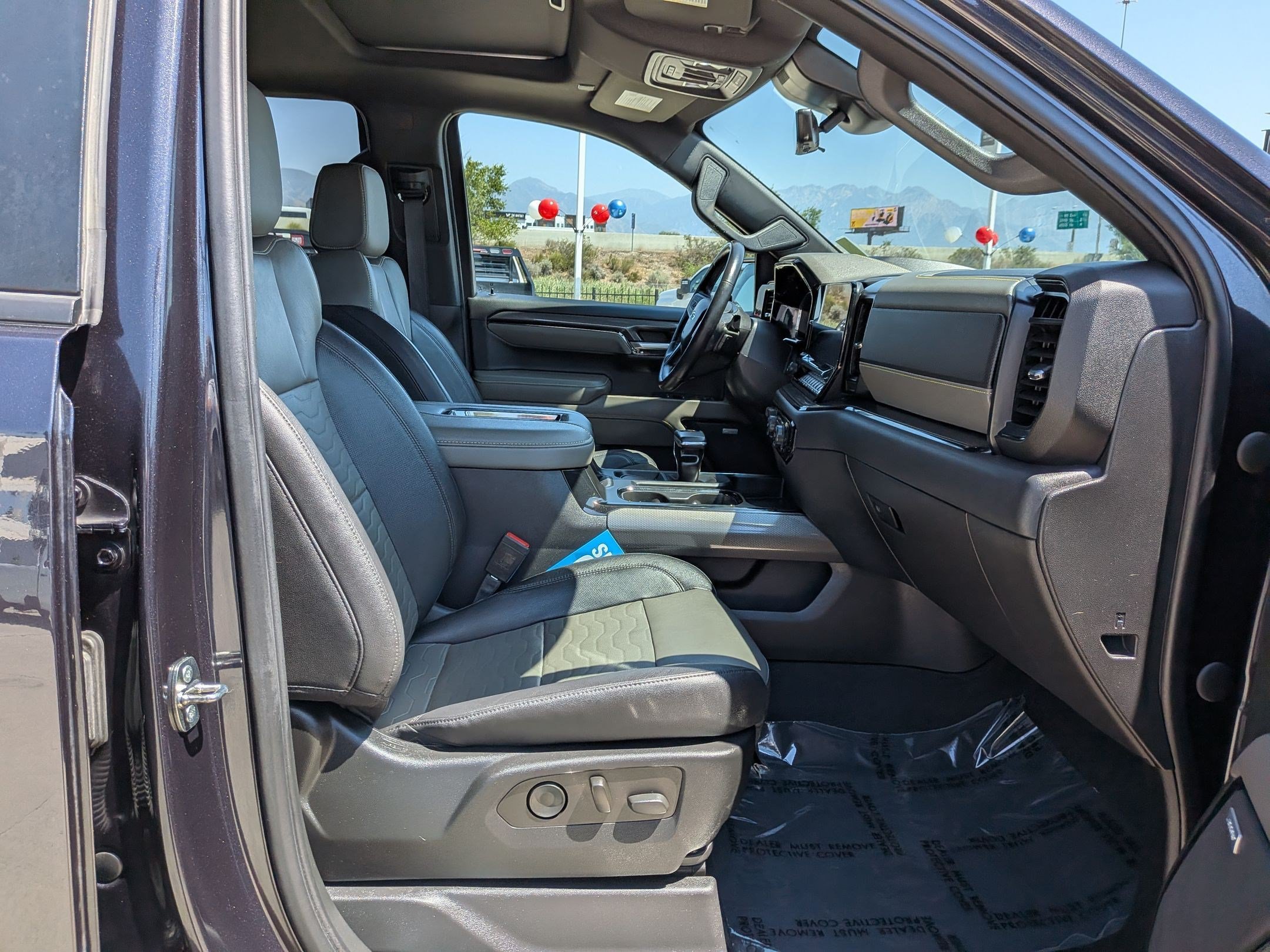 Used 2022 Chevrolet Silverado 1500 ZR2 w/ Technology Package AWD/4WD image 29