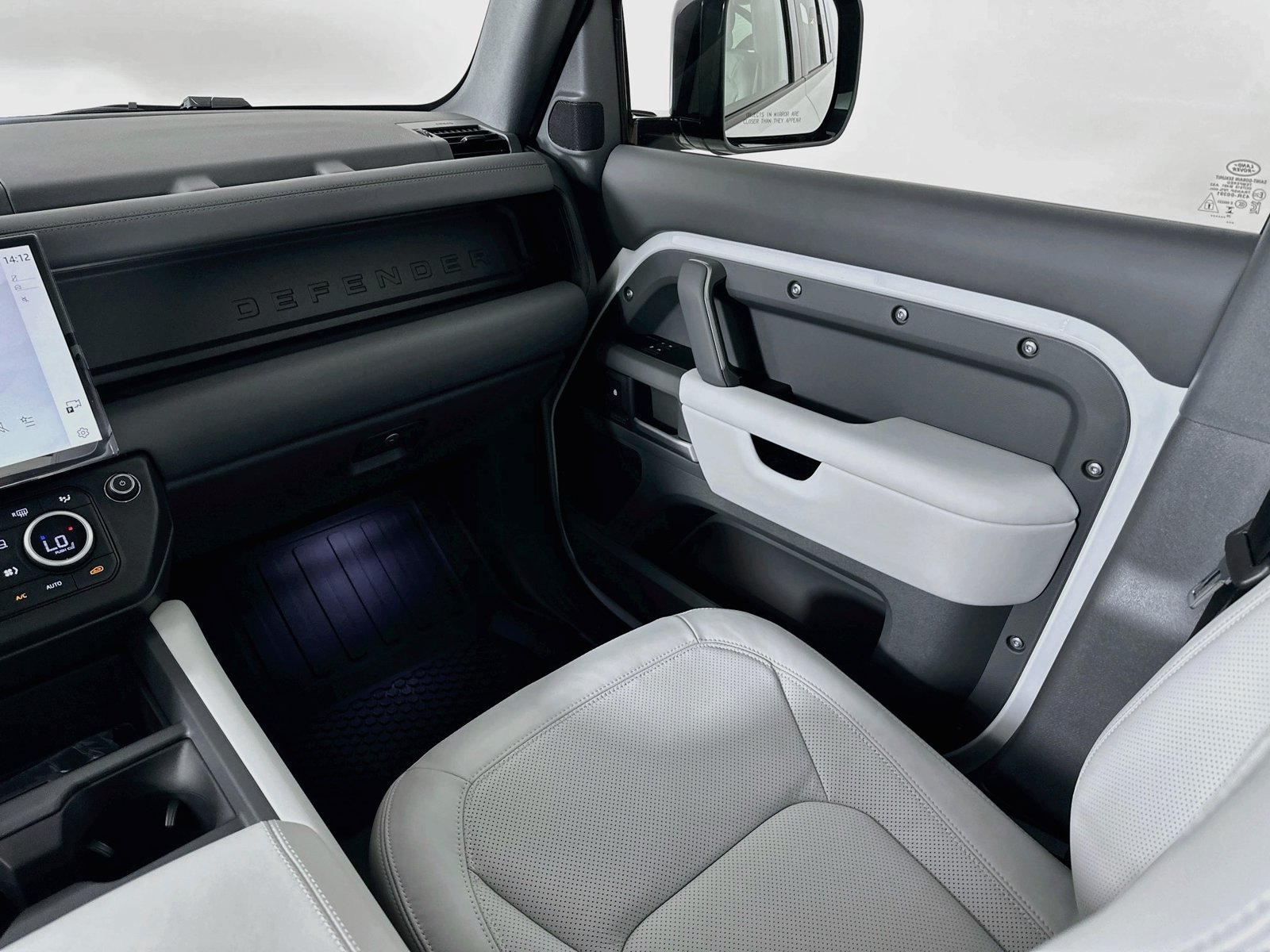 New 2026 Land Rover Defender 110 X-Dynamic SE AWD/4WD image 24