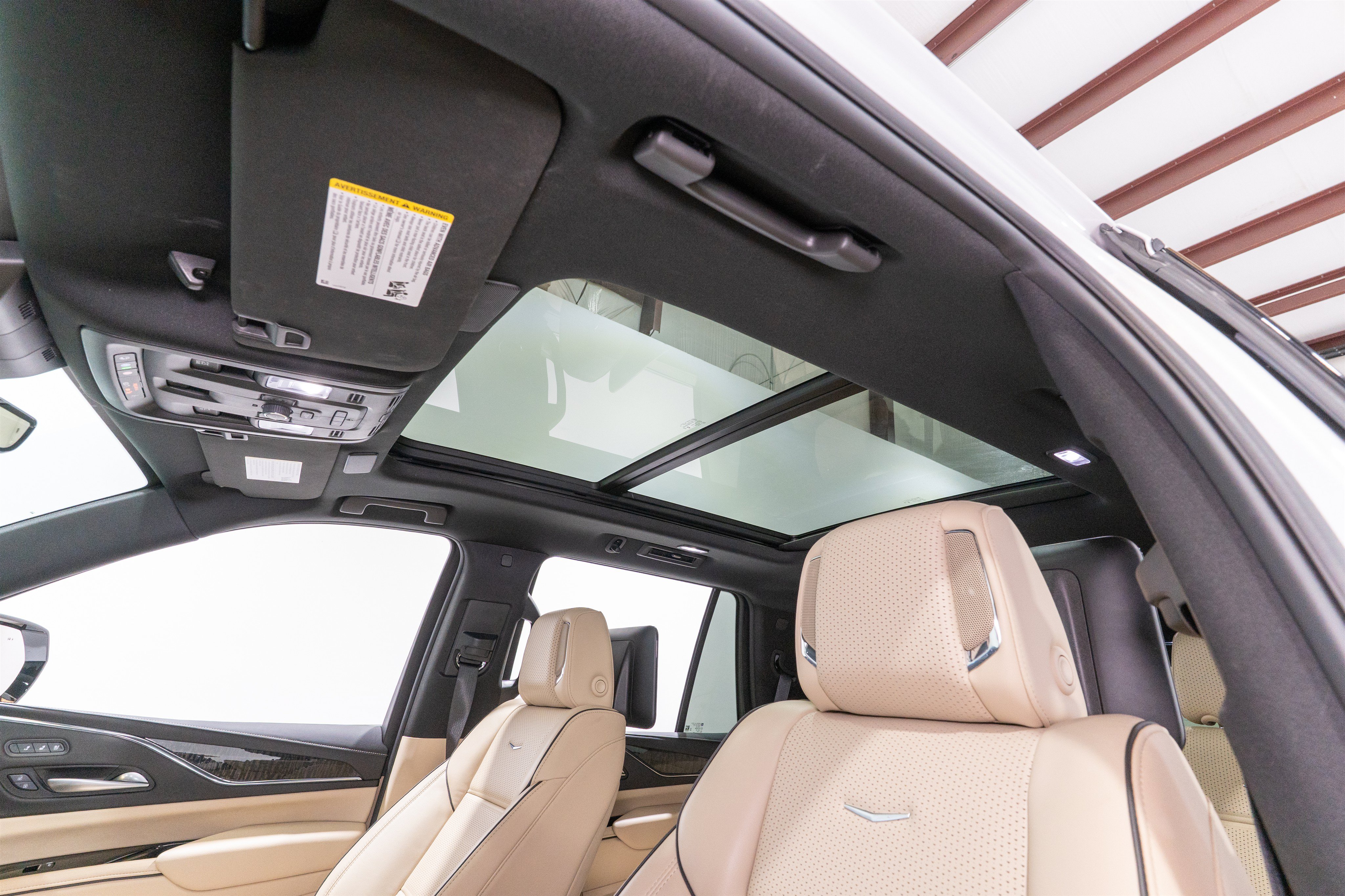 Used 2024 Cadillac Escalade Premium Luxury w/ Performance Package AWD/4WD image 17
