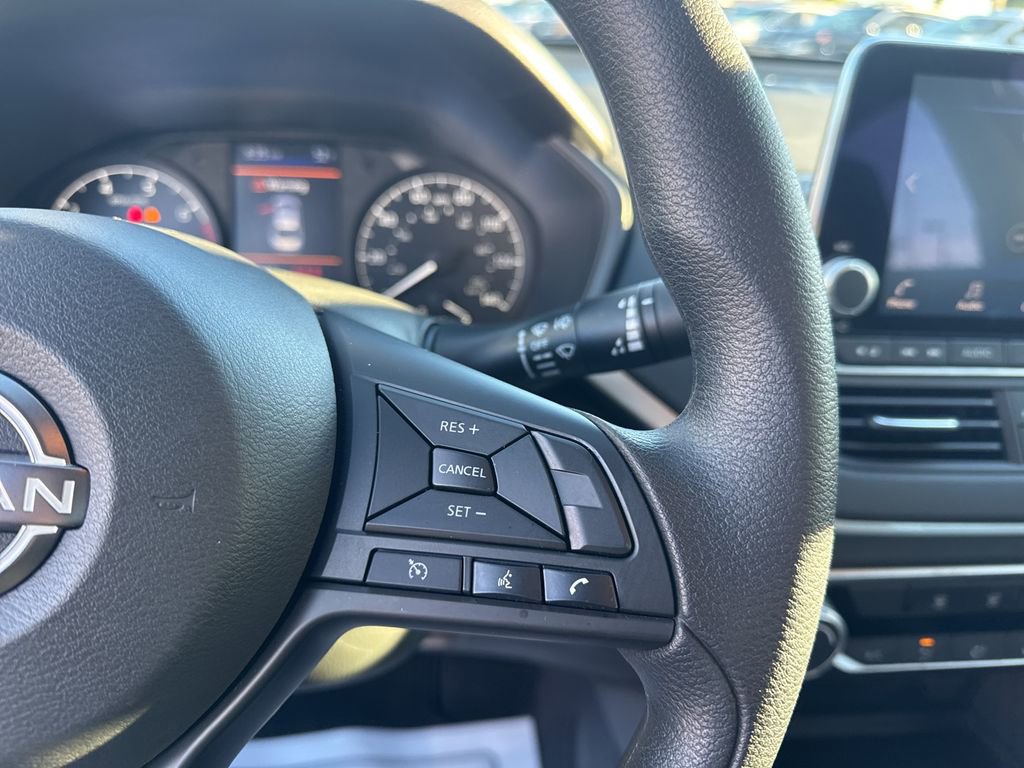 Used 2025 Nissan Altima 2.5 S image 14