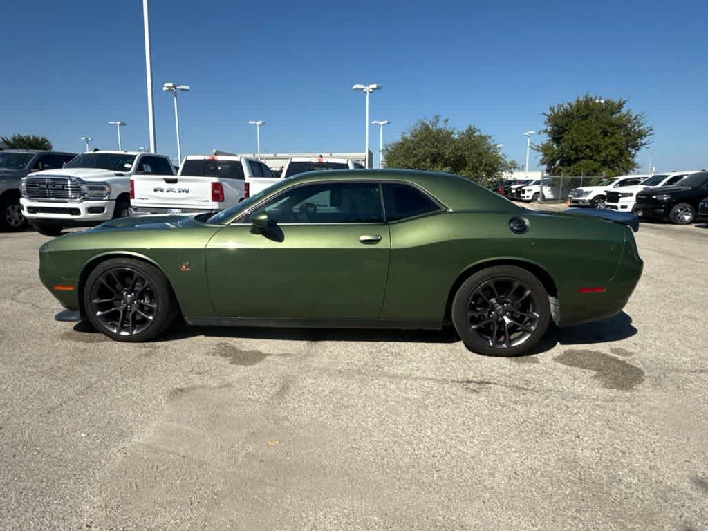 Used 2022 Dodge Challenger R/T Scat Pack RWD image 2