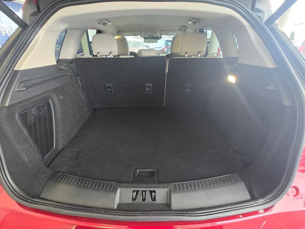 Used 2025 Lincoln Corsair AWD image 9