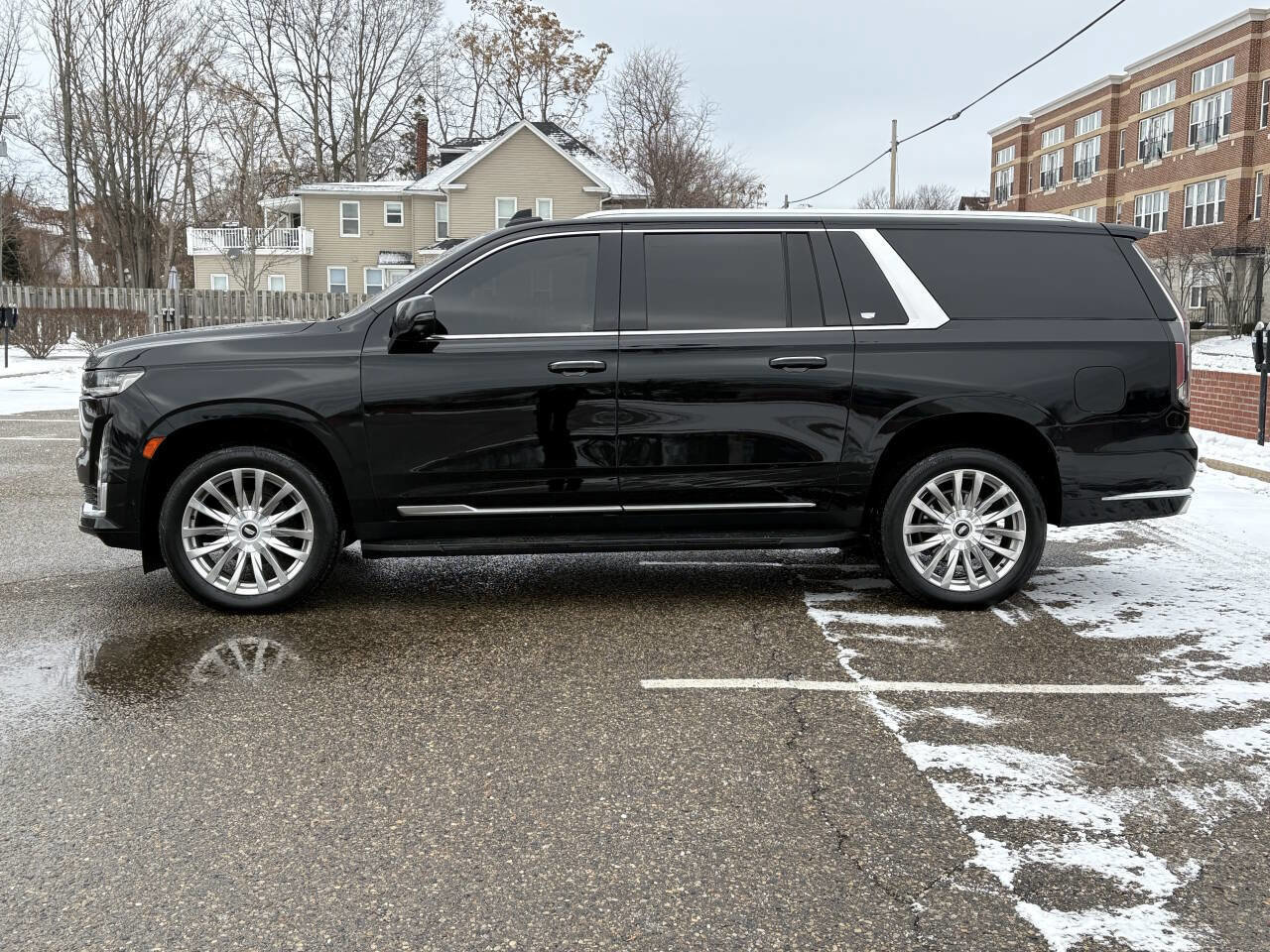 Used 2021 Cadillac Escalade ESV Premium Luxury image 25
