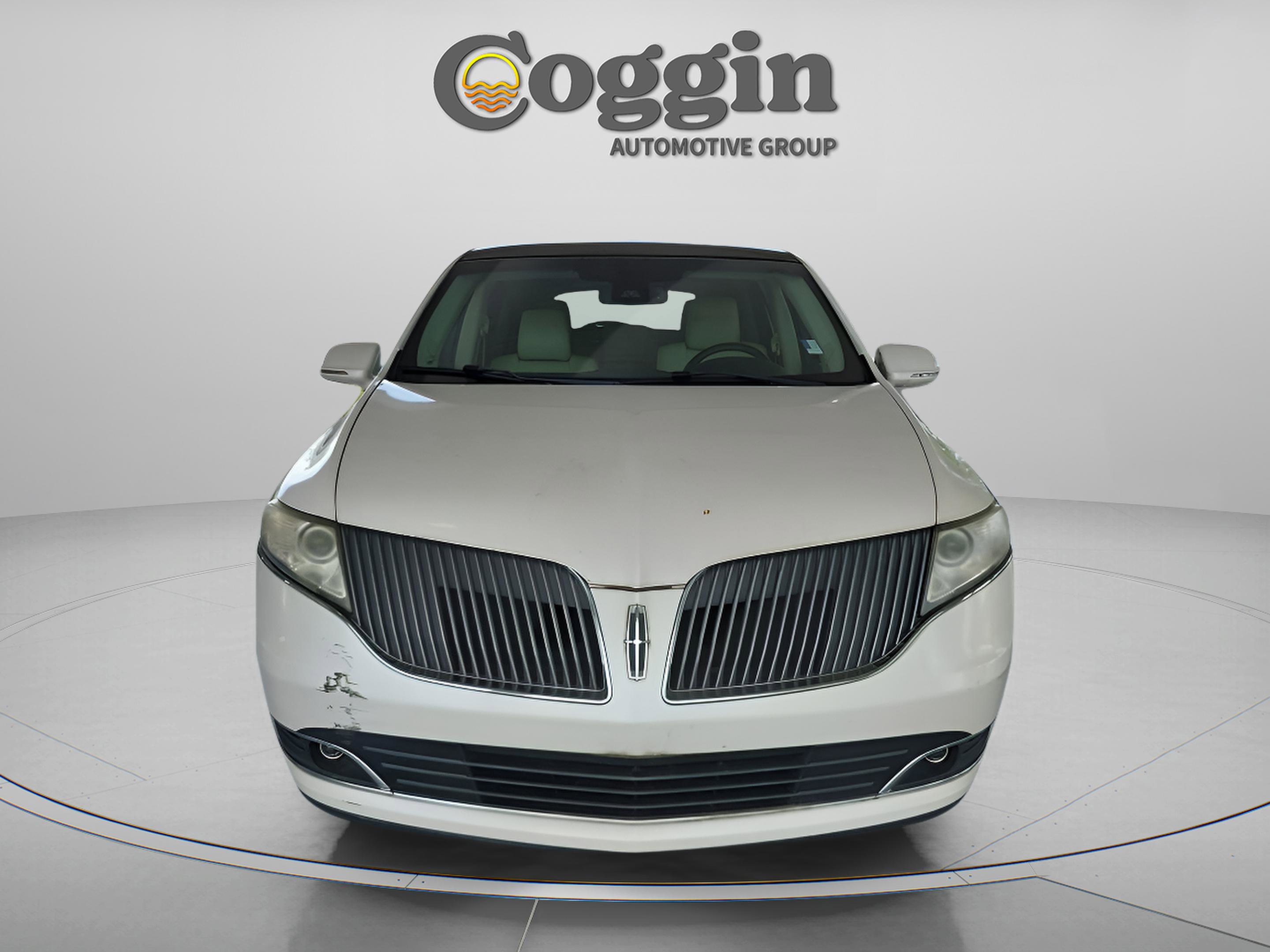 Used 2014 Lincoln MKT FWD image 9