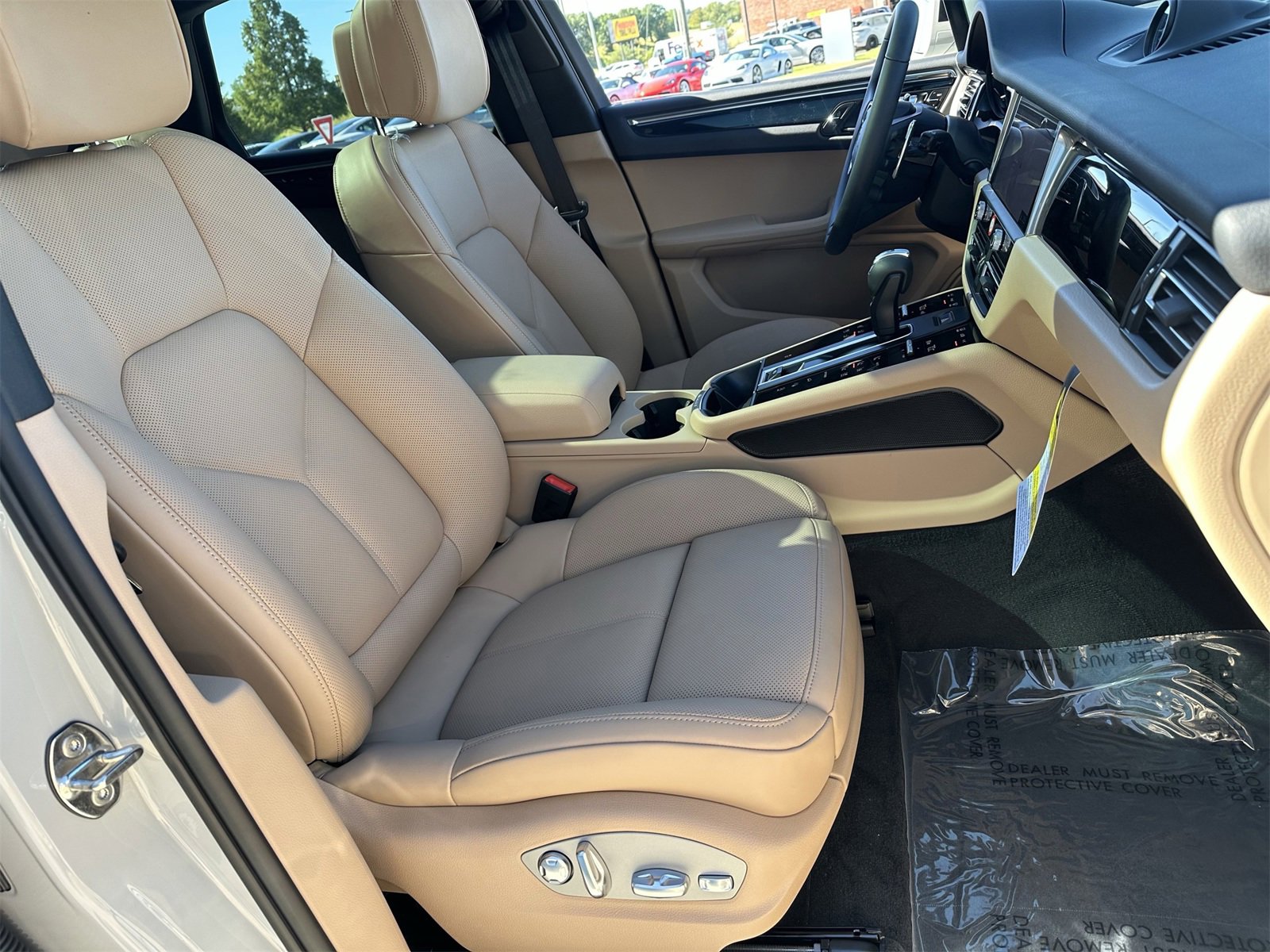 New 2026 Porsche Macan image 21