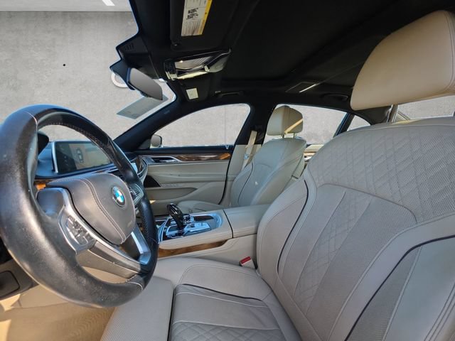 Used 2017 BMW 750i RWD image 19