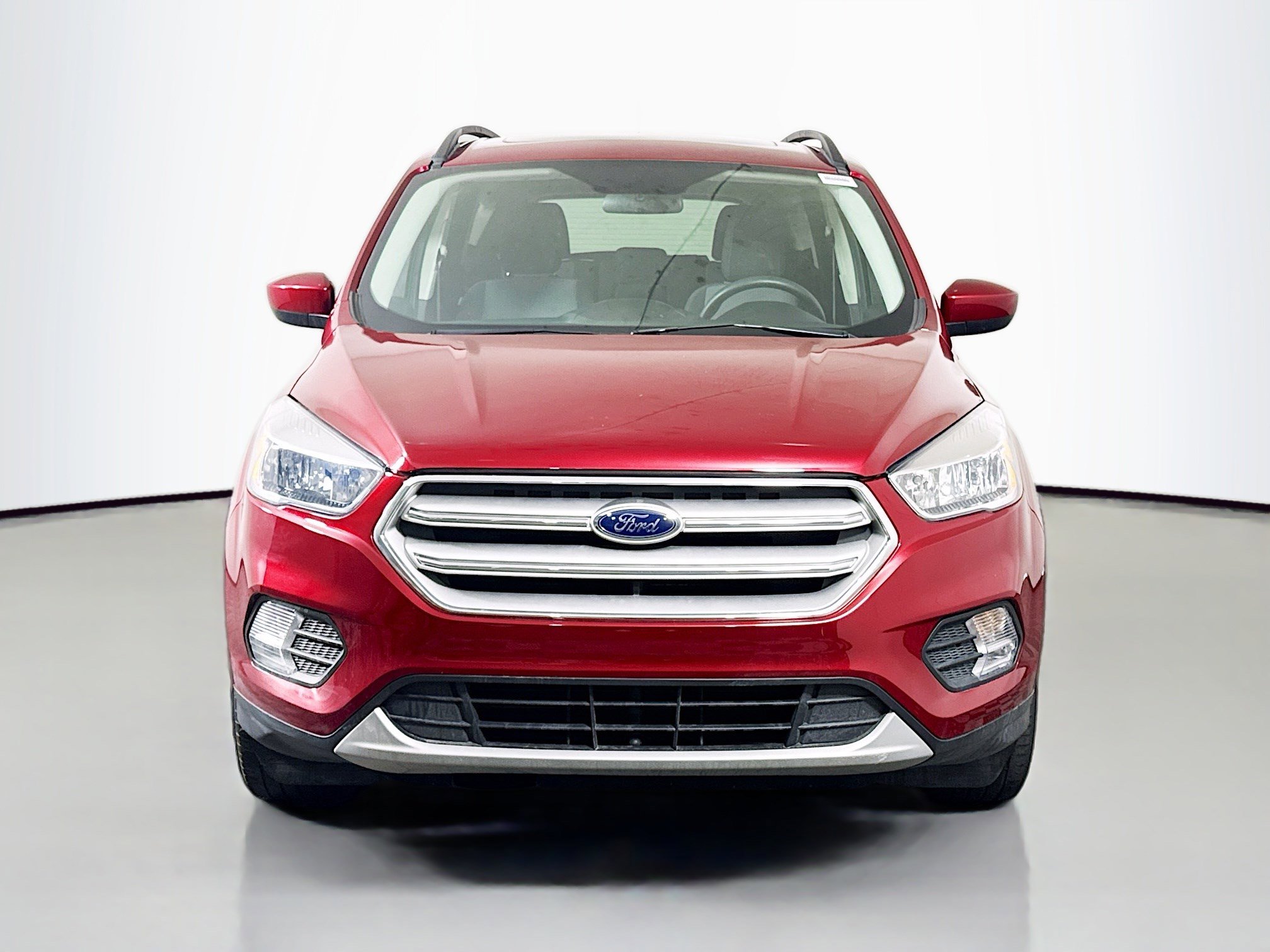 Used 2018 Ford Escape SE image 2