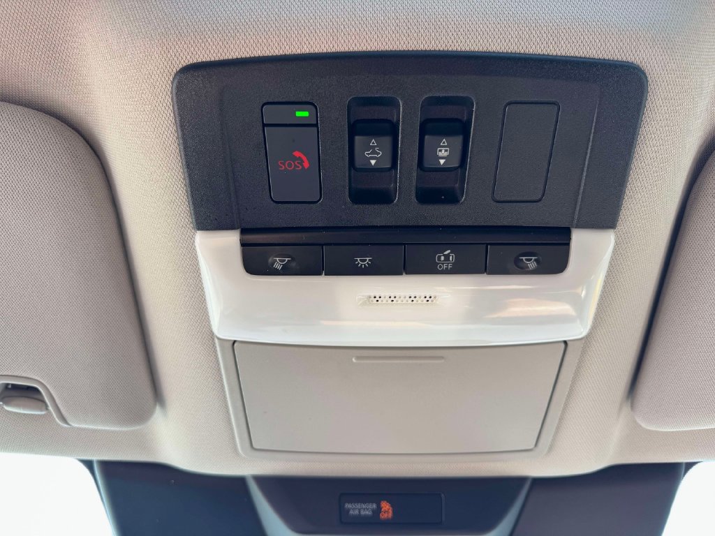 Used 2022 Nissan Pathfinder Platinum w/ Cargo Package AWD/4WD image 36