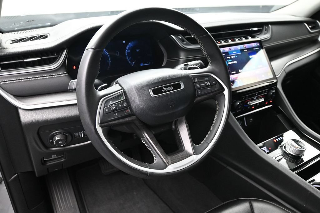 Used 2023 Jeep Grand Cherokee L Limited AWD/4WD image 21