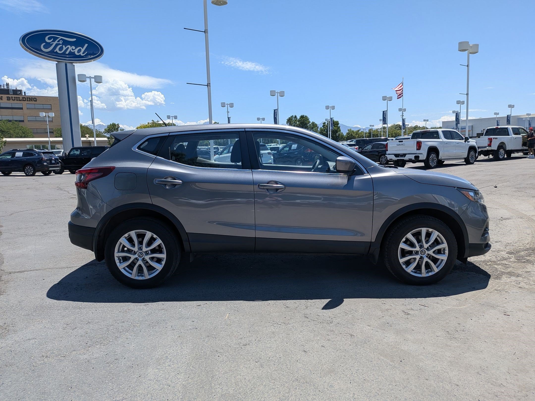 Used 2022 Nissan Rogue Sport S AWD/4WD image 2
