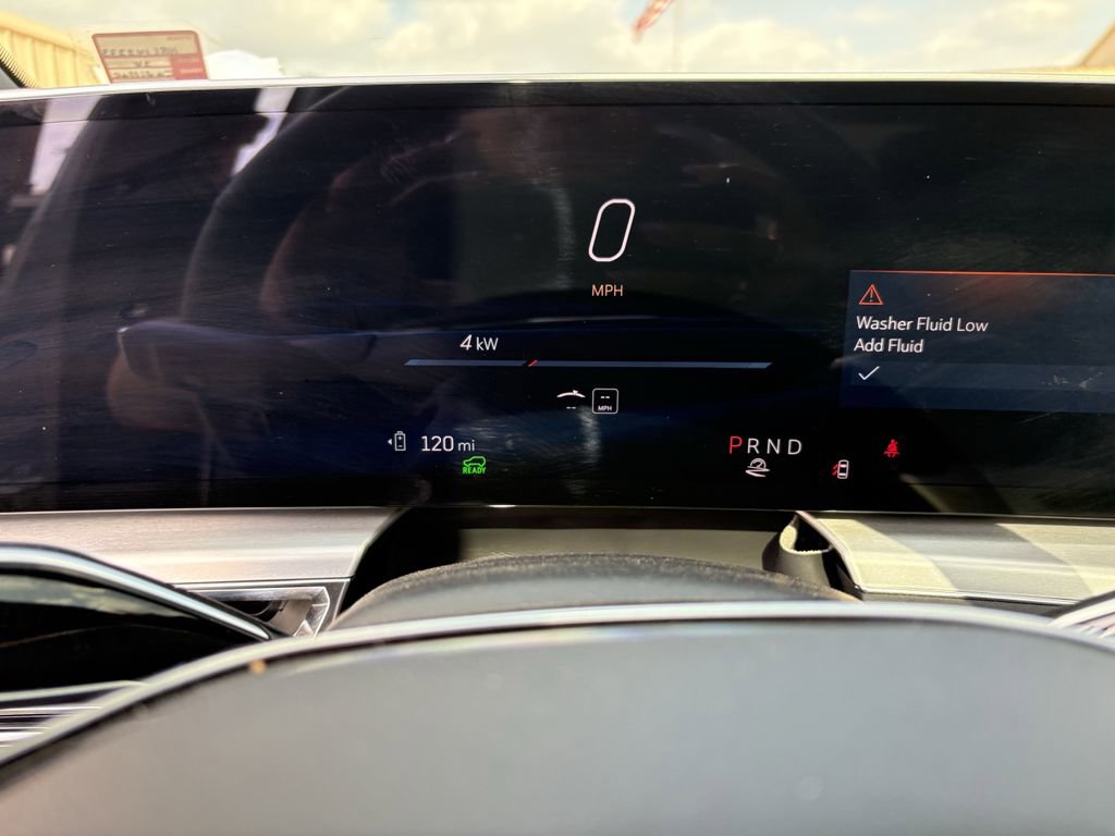 Used 2024 Cadillac Lyriq Luxury RWD image 17