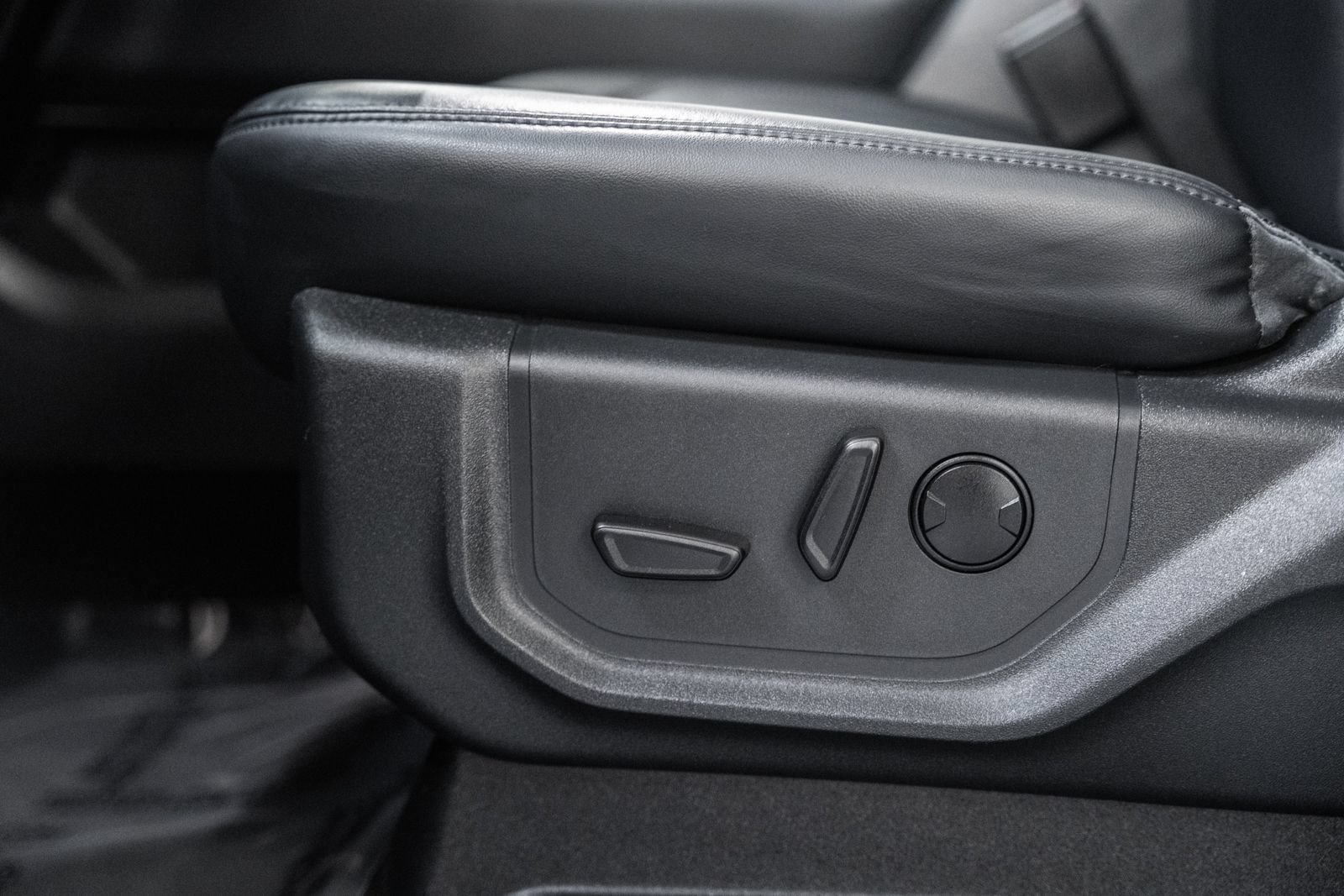 Used 2023 Ford Expedition XLT AWD/4WD image 48