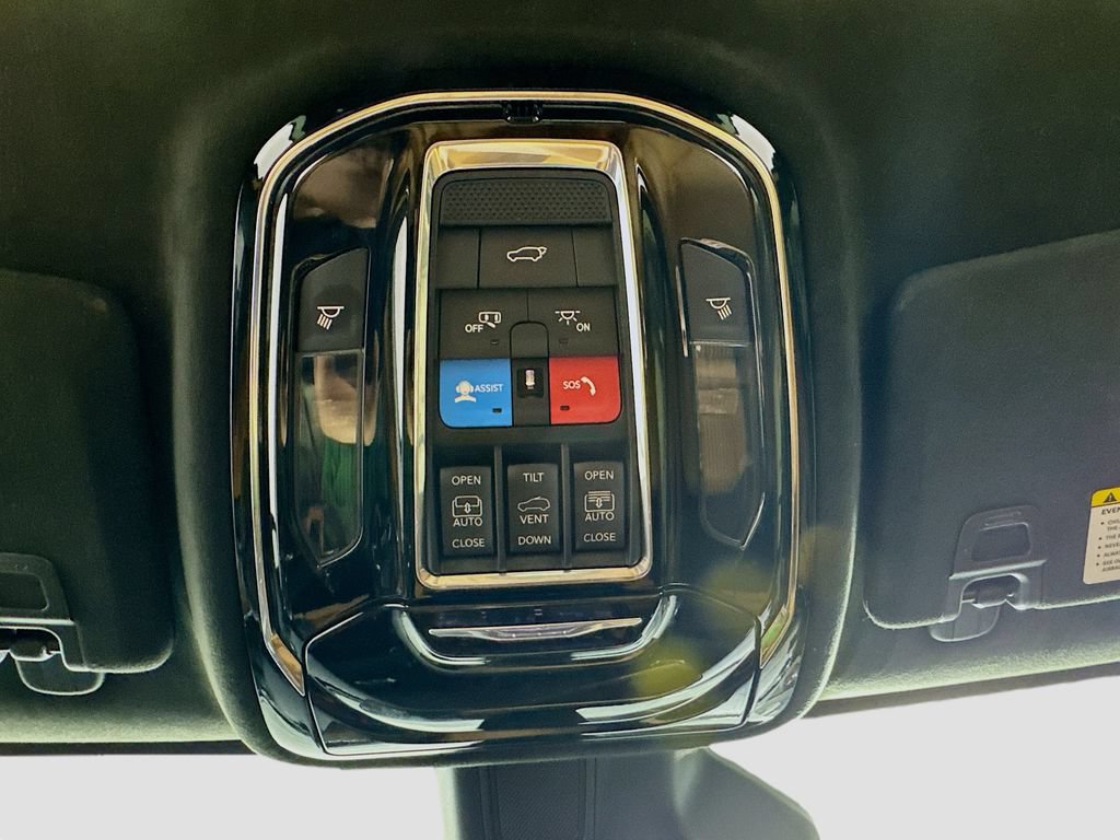 Used 2023 Jeep Grand Cherokee Summit AWD/4WD image 18