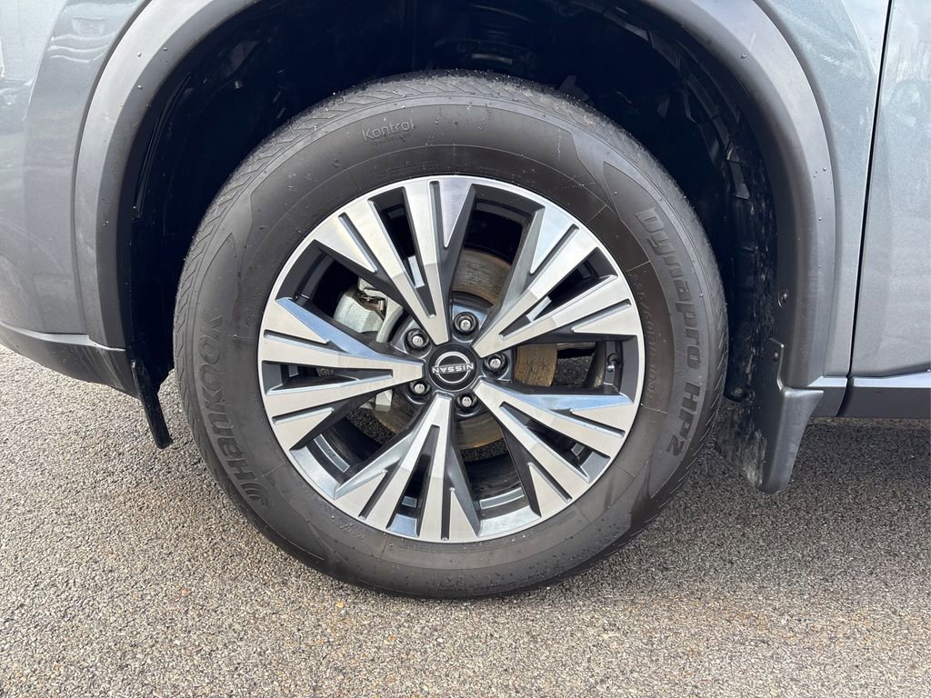 Used 2023 Nissan Rogue SV w/ SV Premium Package image 12