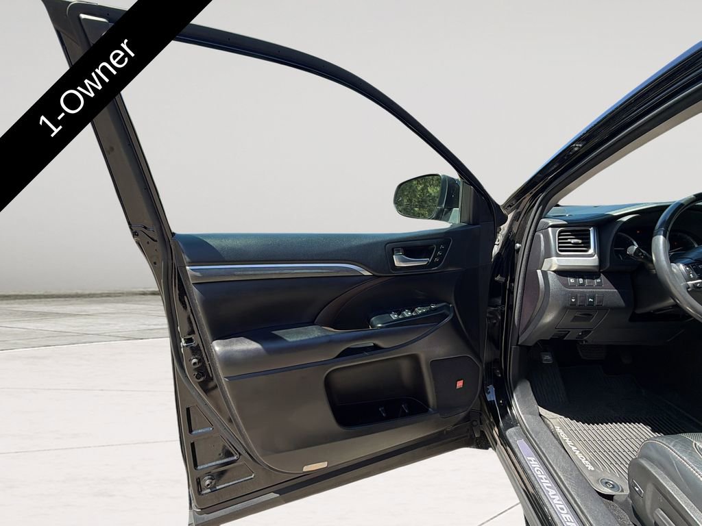 Used 2018 Toyota Highlander Limited FWD image 11