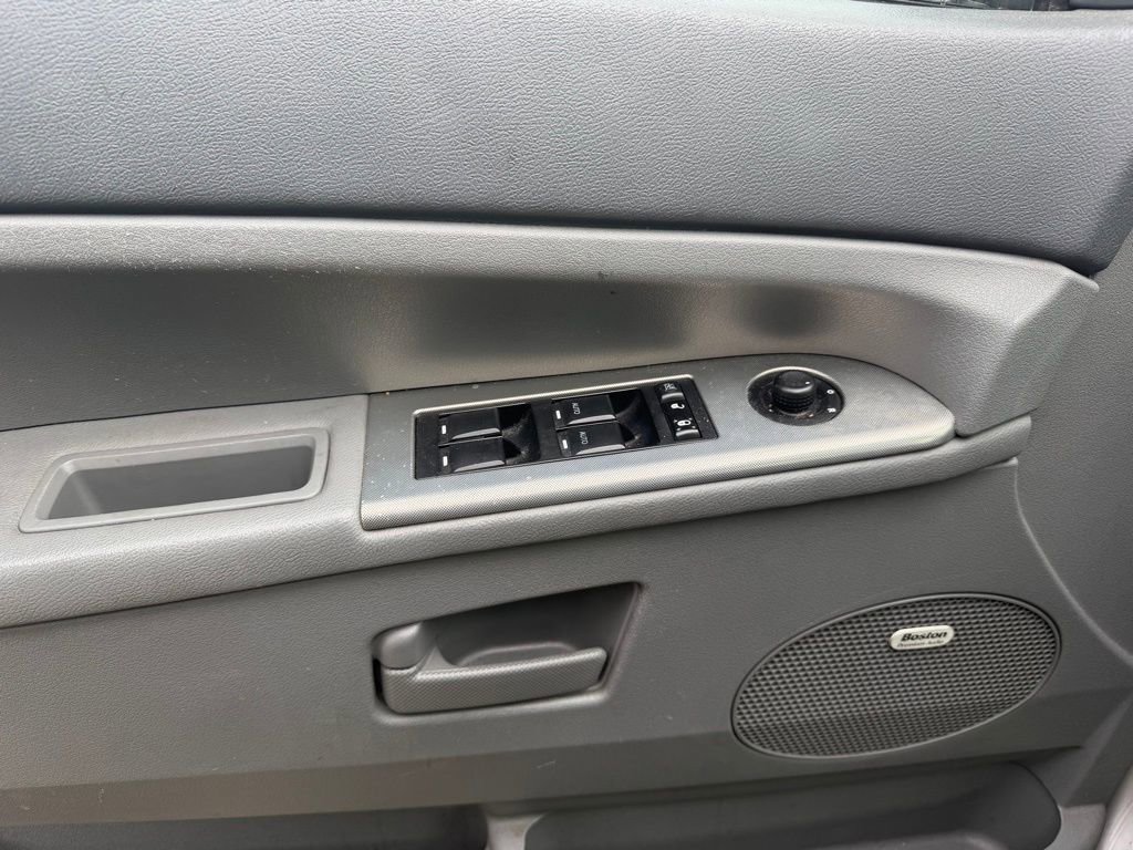 Used 2007 Jeep Grand Cherokee Laredo AWD/4WD image 7