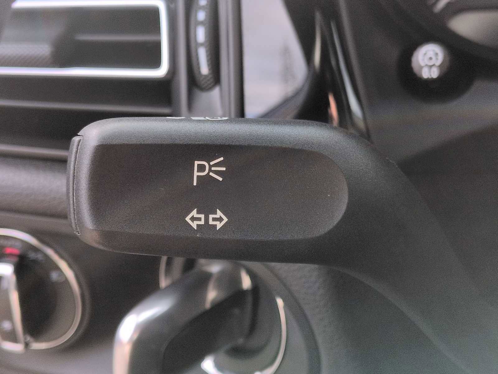 Used 2023 Porsche Macan Turbo image 29