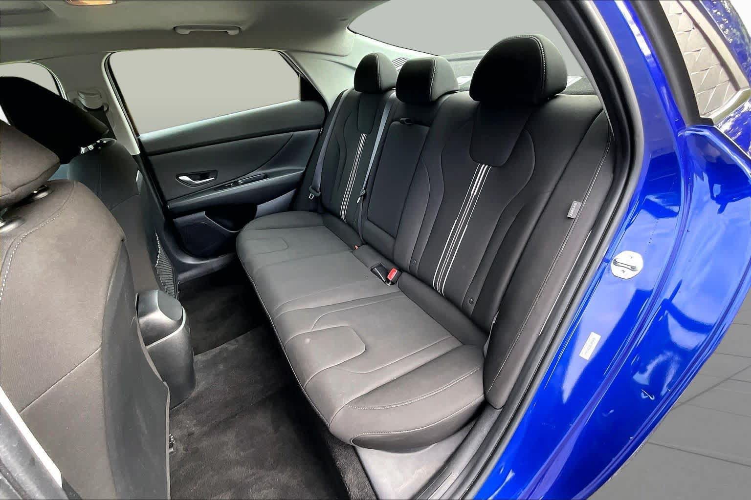 Used 2025 Hyundai Elantra SEL FWD image 20