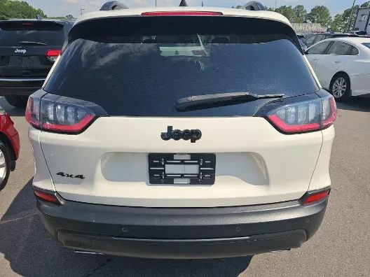 Used 2019 Jeep Cherokee Latitude Plus AWD/4WD image 5