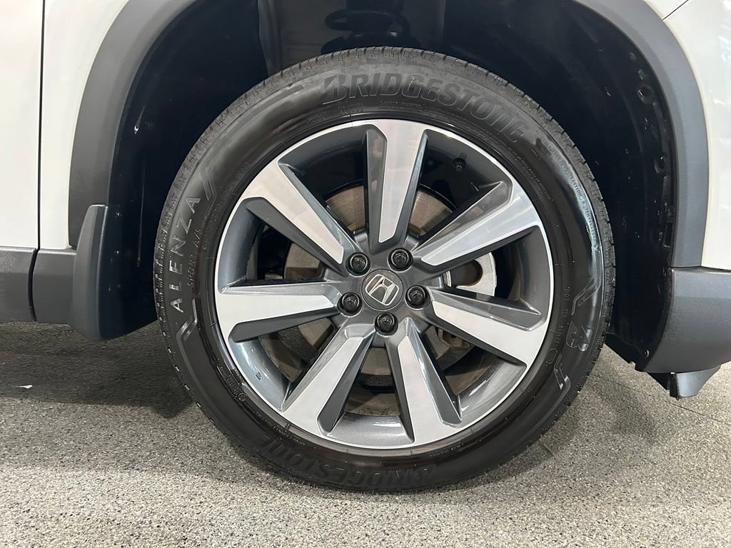 Used 2025 Honda Pilot Elite image 12