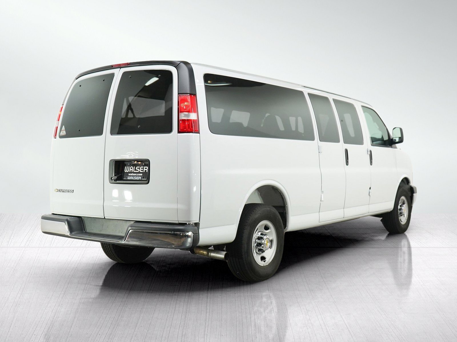 Used 2025 Chevrolet Express 3500 LT w/ LT Preferred Equipment Group RWD image 5