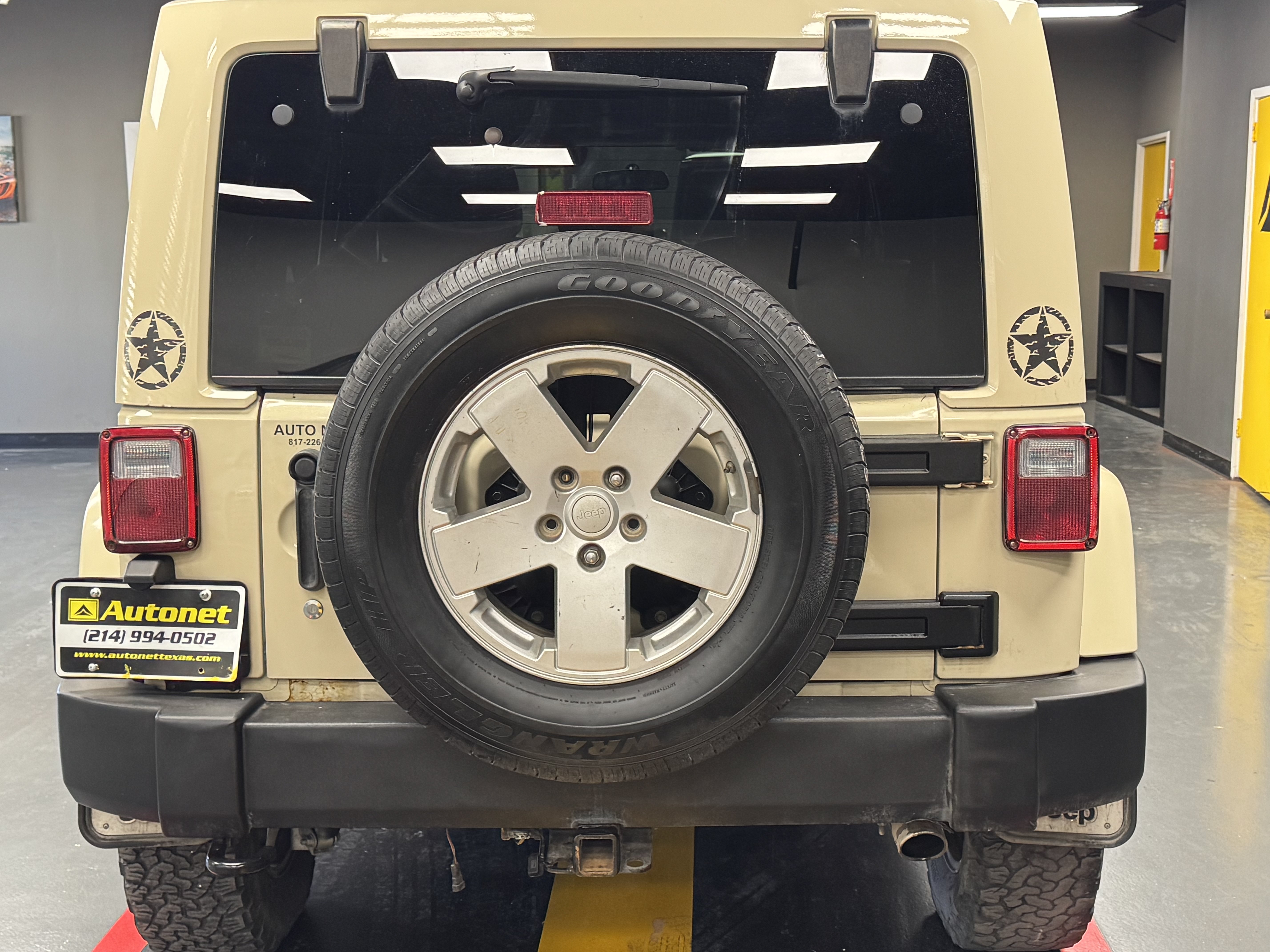 Used 2011 Jeep Wrangler Unlimited Sahara w/ Mopar Chrome Edition Group AWD/4WD image 5