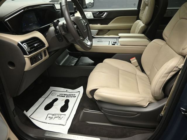 Used 2023 Lincoln Navigator Reserve image 10