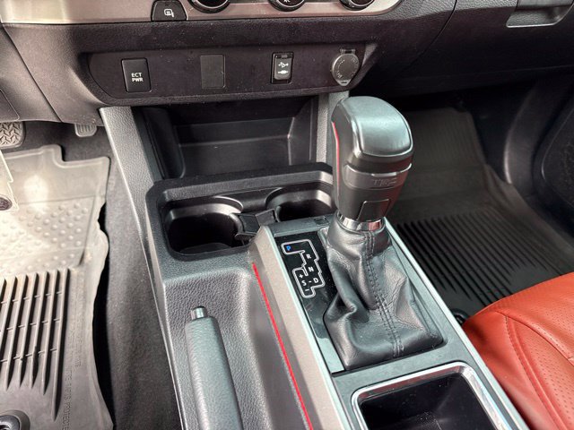 Used 2018 Toyota Tacoma SR5 RWD image 12