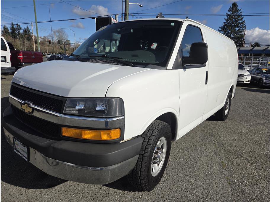 Used 2019 Chevrolet Express 2500 w/ Driver Convenience Package RWD image 4