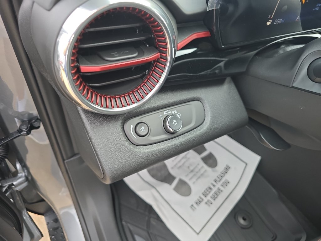 New 2026 Chevrolet Trax RS w/ Driver Confidence Package FWD image 18