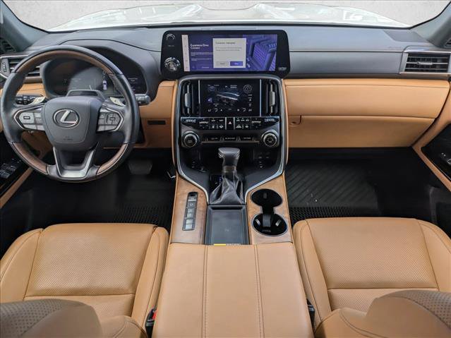 Used 2025 Lexus LX 600 4WD w/ Accessory Package (2T) image 16