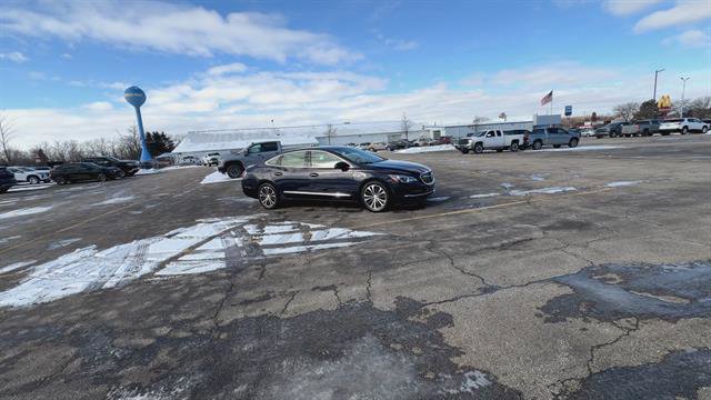 Used 2017 Buick LaCrosse Preferred image 4