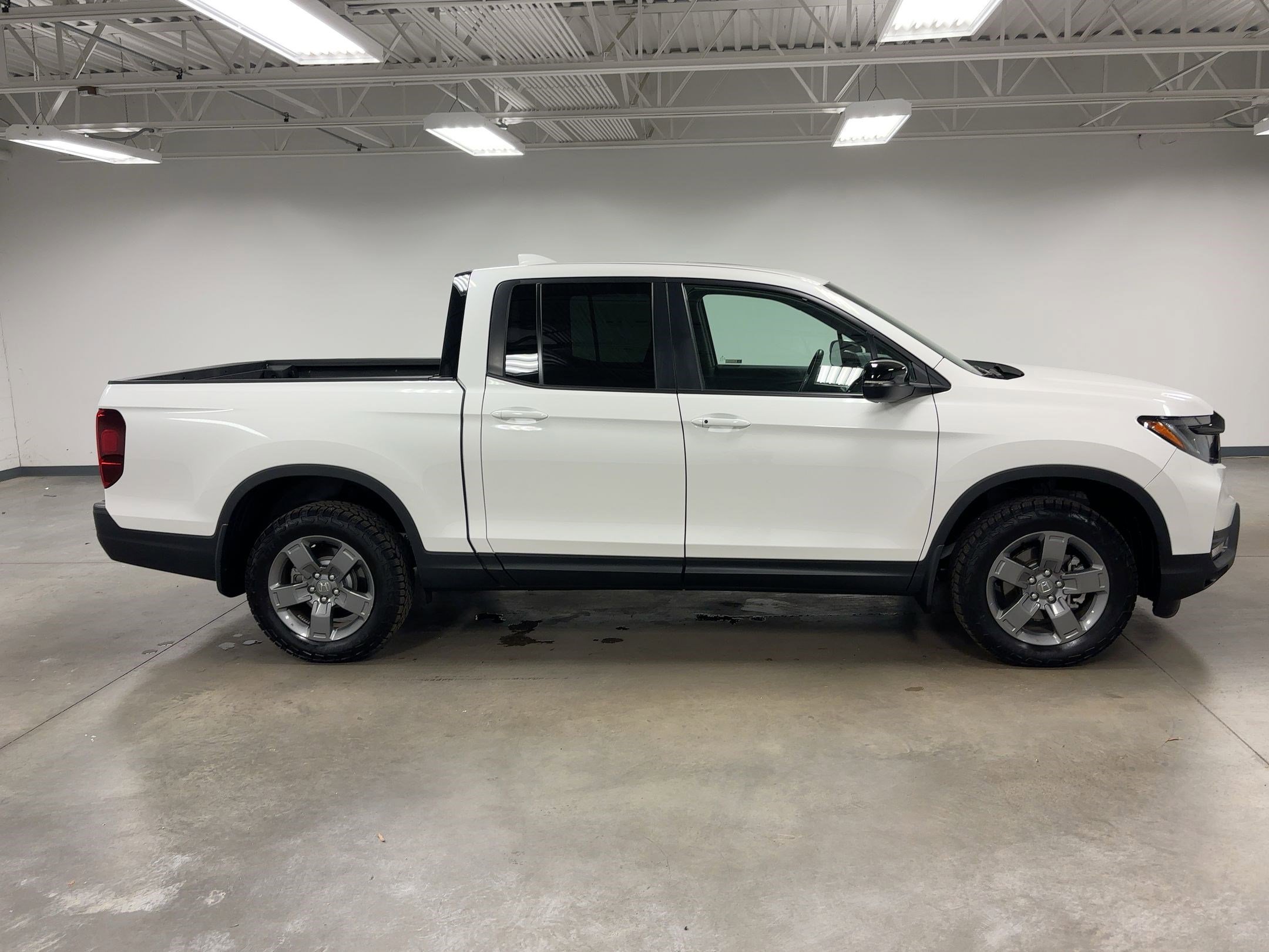 Used 2025 Honda Ridgeline TrailSport image 7