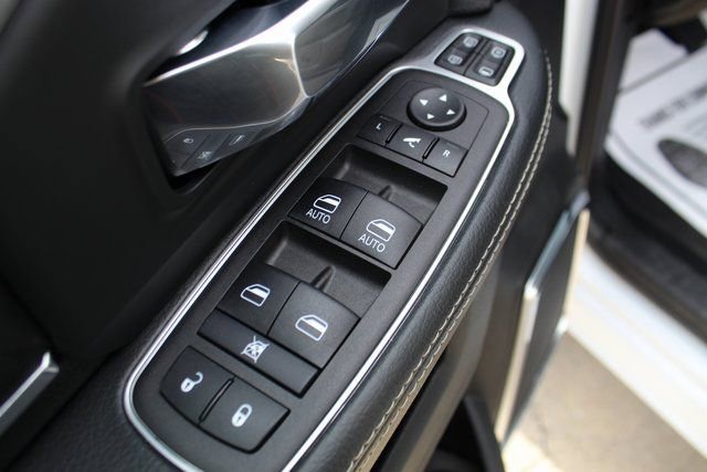 Used 2024 RAM 2500 Laramie image 12