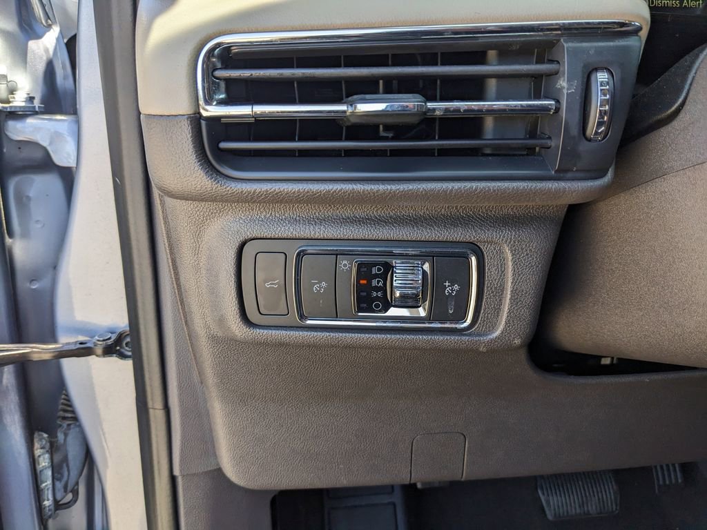 Used 2022 Lincoln Corsair Reserve w/ Elements Package image 26