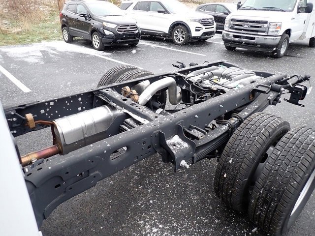 New 2025 Ford F350 XL w/ XL Chrome Package image 3