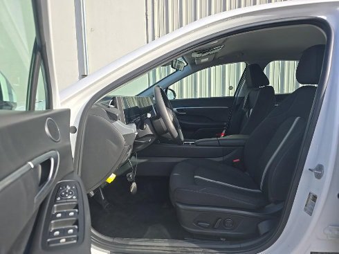 Used 2025 Hyundai Sonata SEL FWD image 2