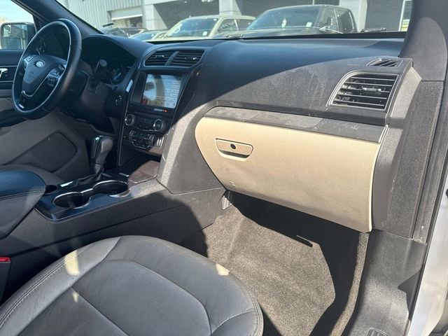 Used 2018 Ford Explorer XLT w/ Equipment Group 202A image 18